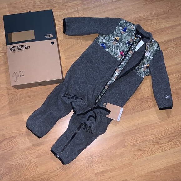 NWT The North Face Baby Denali One-Piece Set (includes mitten and boots), 18-24M - Picture 9 of 16